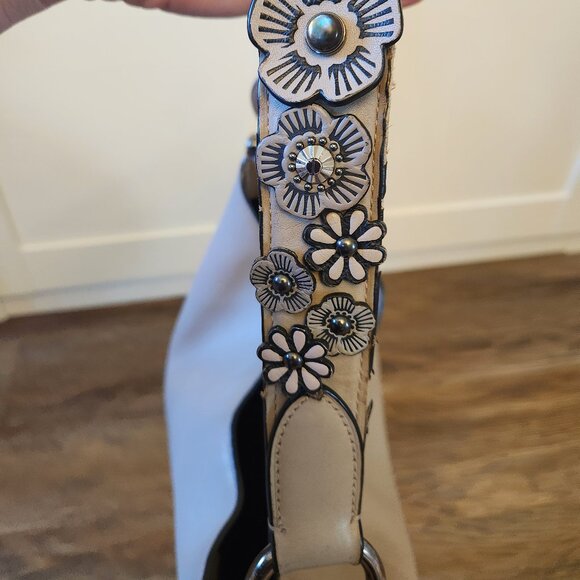 Coach Nomad Hobo in Grey Birch Taupe Willow with Tea Rose Details - Picture 5 of 14